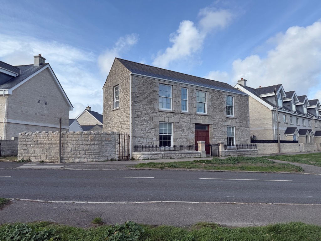 Detached House With Stunning Views